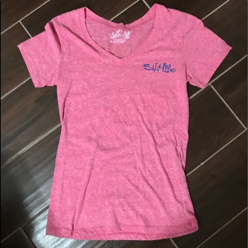 New never worn ... Pink women’s Salt Life shirt